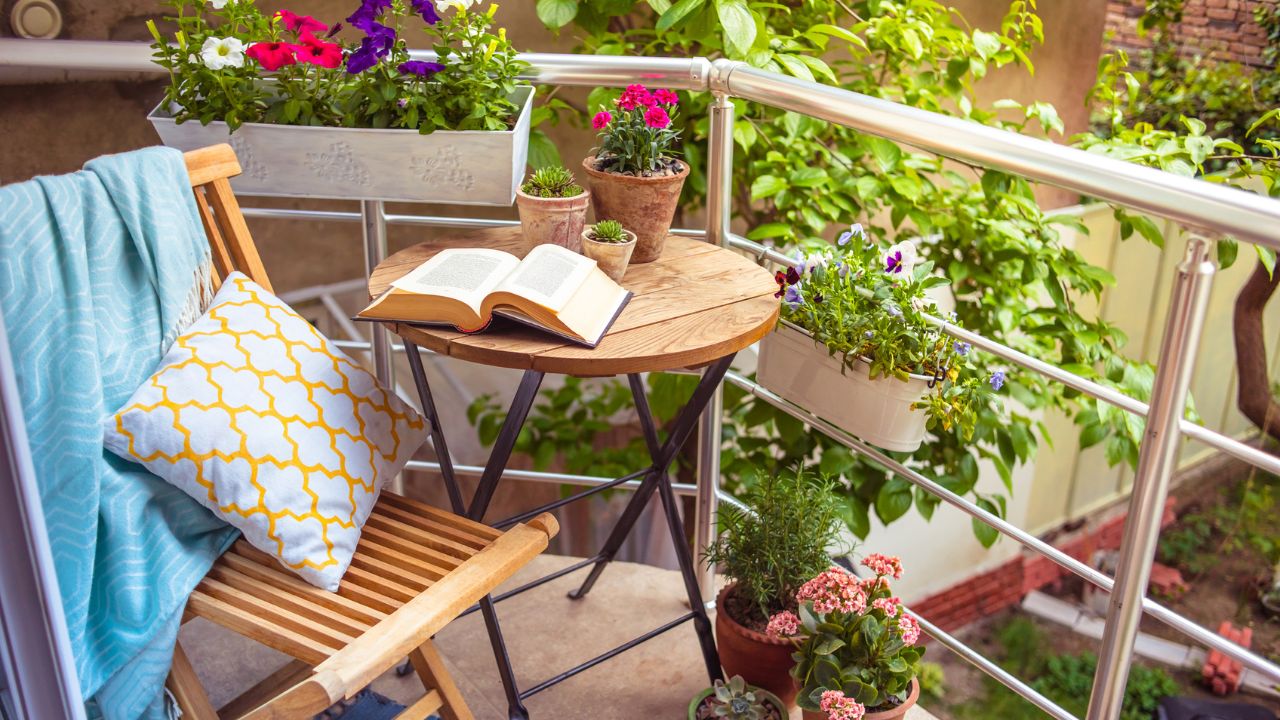tiny balcony design